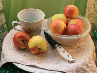 apples and apple