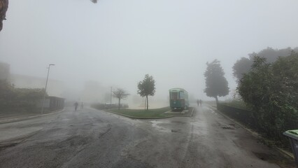 Piazza nella nebbia