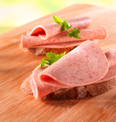 Jagdwurst, belegte Brote, Wurst, Aufschnitt, Wurstscheiben, 