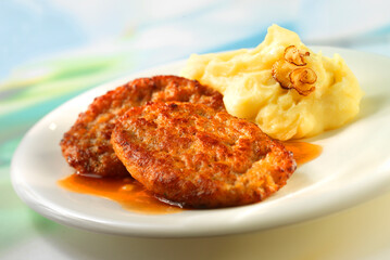 Faschierte Laibchen, Österreich, Kartoffelpürree, frikadelle, Bulette,