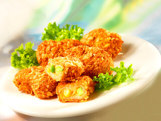 Gemüsenuggets, frittiert, Nuggets, vegetarisch, Salat, 