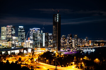Obraz premium Skyline of Perth at night taken from Kings park