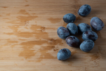 plum fruit bowl rotating