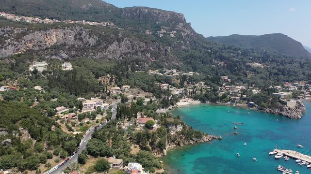 Bucht und Kloster Paleokastritsa auf der Insel Korfu  aus der Vogelperspektive