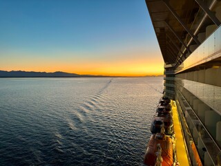 Abendstimmung auf einem Kreuzfahrtschiff