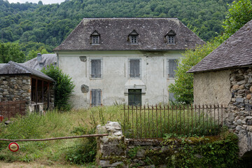 Maison abandonnée dans la montagne, urbex