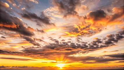 Obraz premium Panoramic sea sunset sky of clouds with beautiful tones on nature