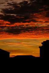 Obraz premium Dawn in the city. City with beach. Dawn at sea. A new day. Early morning.
