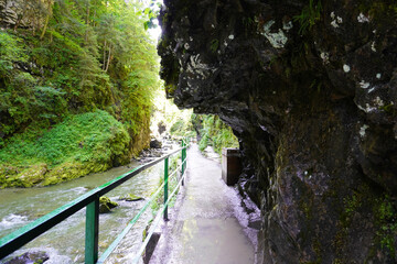 Weg durch die Breitachklamm bei Oberstdorf im Kleinwalsertal im Allg&auml;u in Bayern