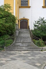 Kitzingen - evangelische Kirche - Treppe mit Nebeneingang