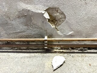 dampness moisture destruction on the walls