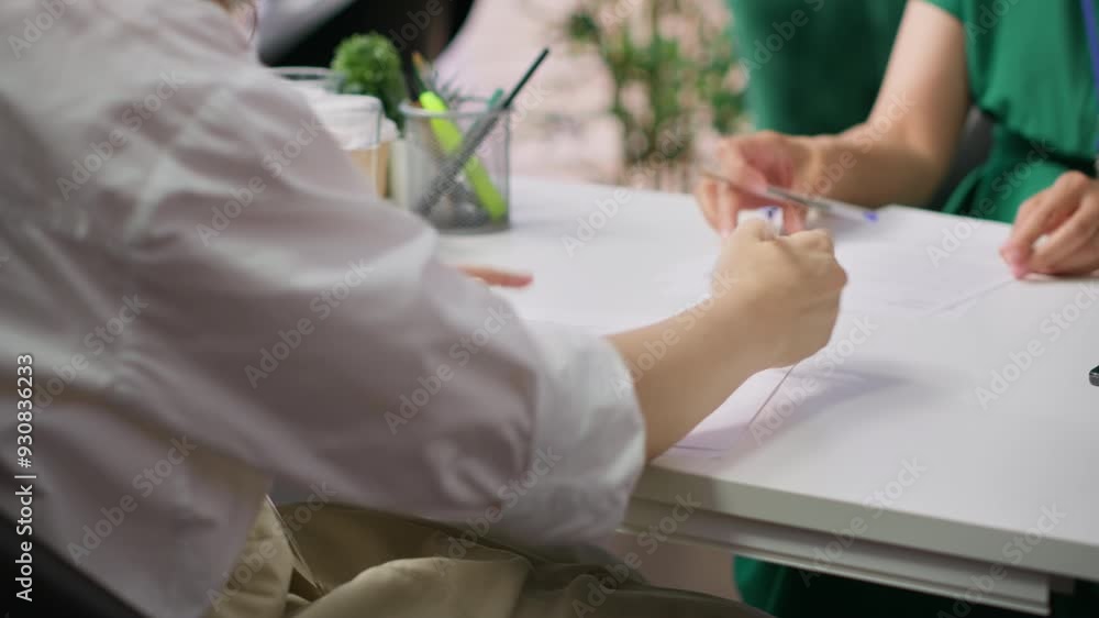 Aufkleber recruiter rejecting an unqualified job candidate during the selection process, writes the refusal on