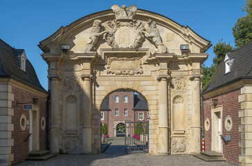 Barockschloss Ahaus, Prachtportal