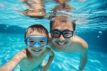 Naklejka premium Father and son swimming underwater in a pool, wearing goggles and smiling at the camera, high-resolution, professional color grading, sharp focus, and soft shadows.