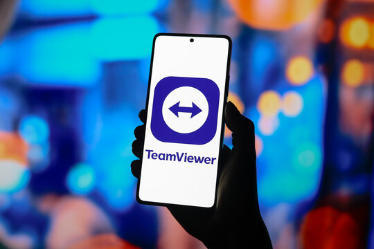 August 21, 2024, Paraguay. In this photo illustration, the TeamViewer logo is displayed on a smartphone screen.