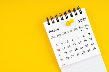 August 2025 Monthly desk calendar for 2025 year with thumbtack.