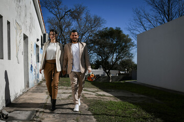 Pareja felizmente casados y enamorados