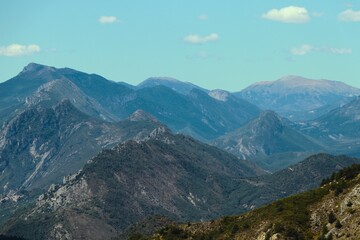 Montagnes du sud de la France vu depuis le sommet du mont Vial à 1600 mètre d'altitude