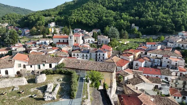 Forl&igrave; del Sannio, Isernia, Molise, Italia.
Ripresa aerea di Forl&igrave; del Sannio, piccolo borgo  in provincia di iserna.
