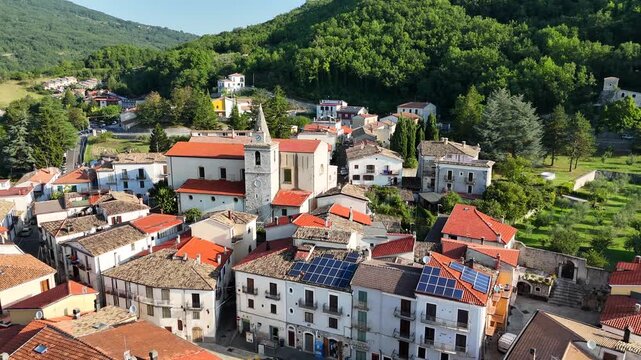Forl&igrave; del Sannio, Isernia, Molise, Italia.
Ripresa aerea di Forl&igrave; del Sannio, piccolo borgo  in provincia di iserna.
