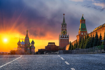 Obraz premium Saint Basil's Cathedral, Spasskaya Tower, Mausoleum, Moscow Kremlin and Red Square in Moscow, Russia. Architecture and landmarks of Moscow.