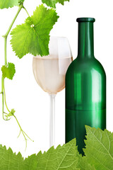 1 Flasche Wein und Weinglass mit Weisswein  Hintergrund transparent PNG cut out