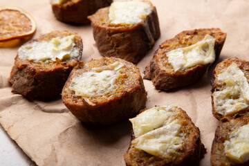 Melted cheese toasts, comfort food, easy recipe snack