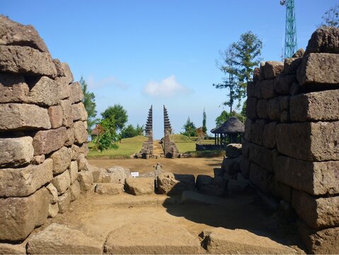 THE GATE TEMPLE CETHO AT JAVA ISLAND