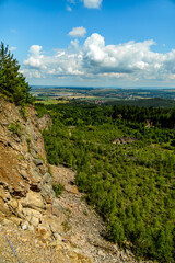 Obraz premium Kleine sommerliche Wanderung rund um Luisenthal im wunderschönen Thüringer Wald - Thüringen - Deutschland