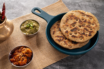 Rotlo With Chutney