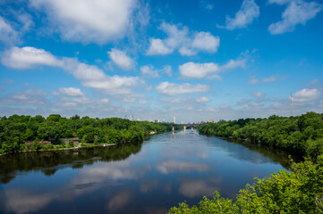 Fototapeta premium View of Downtown Minneapolis and University of Minnesota Buildings Over the Mississippi River