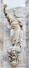 Fototapeta premium Milan - The apostle statue from west facade of Duomo cathedral from 19. cent.