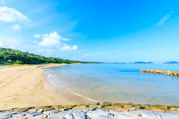 Fototapeta premium 夏のさつき松原の海 福岡県宗像市 The sea of ​​Satsuki Matsubara in summer. Fukuoka Pref, Munakata City.