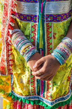India, State of Gujarat, Bhuj, Kutch, Ludiya village. Meghwal Marwari tribe. Traditional clothing and jewelry.