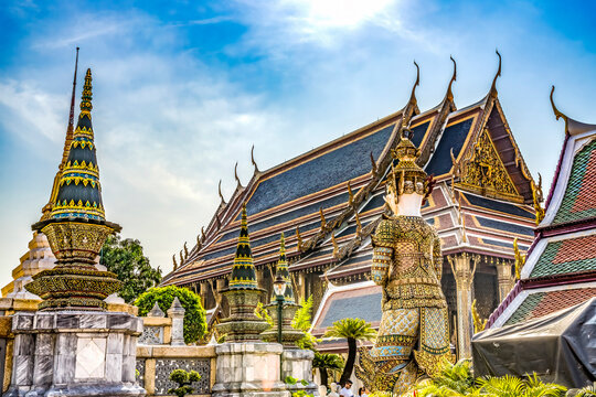 Stupa Guardian Emerald Buddha Temple, Wat Phra Kaew, Bangkok, Thailand. Palace was home of King of Thailand from 1782 to 1925