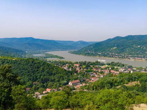 The Danube Bend near Visegrad, left the Pilis Mountains, right the Western Carpathian Mountains, Hungary