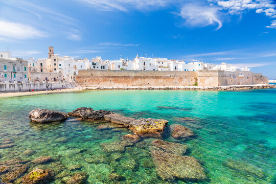 Italy, Apulia, Metropolitan City of Bari, Monopoli. Porta Vecchia (Old Port).