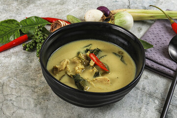 Thai green chicken curry with coconut