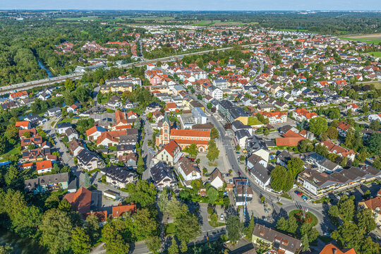 Ausblick auf die Stadt Olching im Landkreis F&uuml;rstenfeldbruck in Oberbayern