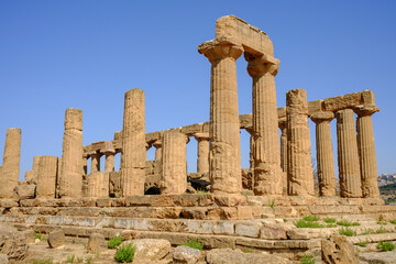 Obraz premium Valle de los Templos, conjunto arqueológico situado cerca de Agrigento, en el sur de Sicilia.