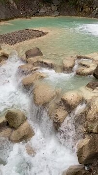 Kuzalan Tabiat Parkı&rsquo;nın eşsiz değerlerinden biri olan Mavi G&ouml;l. Giresun Dereli.