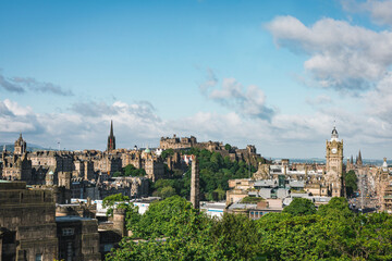 Fototapeta premium Panoramic City View of Edinburgh from Calton Hill