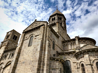 Fototapeta premium Eglise romane de Saint-Nectaire, Puy de Dome, Auvergne-Rhone-Alpes, France
