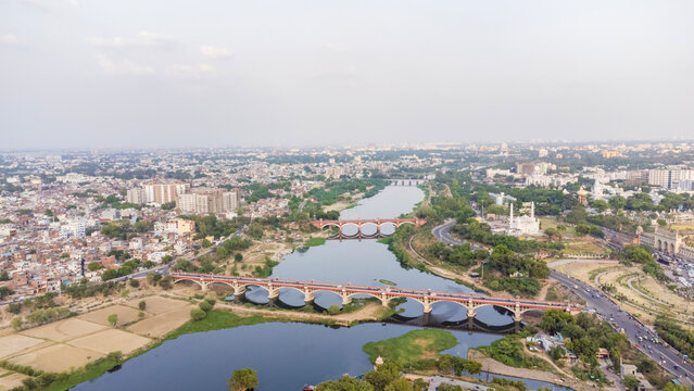  Aerial view of hussainabad pond and clock tower, Beautiful evening at ghanta ghar talab in lucknow, lucknow, uttar pradesh, india, Asia.