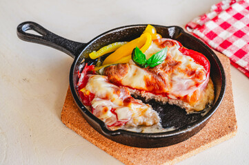 スキレットでチーズハンバーグ風　