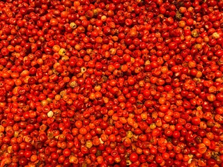 Dried red pepper balls