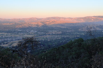 A range of hills separate Livermore Valley from the Central Valley in California