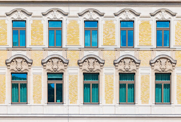 Obraz premium Facade of an old historical building in Budapest
