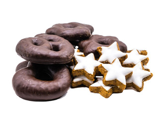 Lebkuchen und Zimtsterne angehäuft