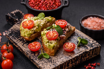 Crispy sandwich or bruschetta with guacamole, tuna and flax seeds